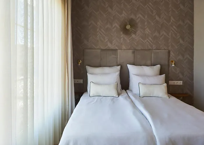 Alma 1910 * Starosel